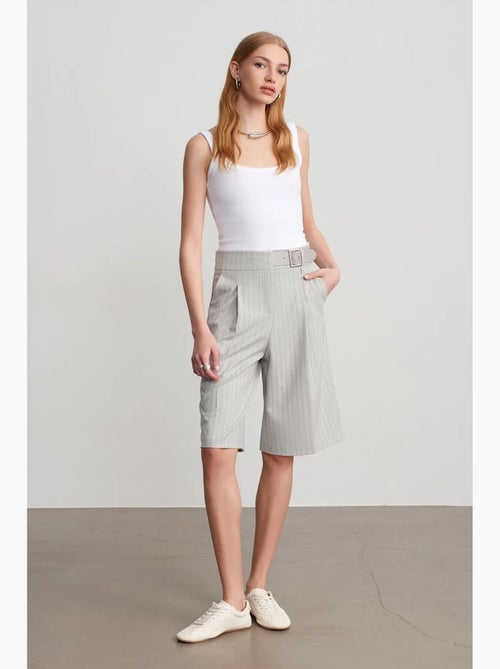 Short tailleur rayé à taille haute et ceinture dilvin - Kiabi Short tailleur rayé à taille haute et ceinture dilvin - Kiabi