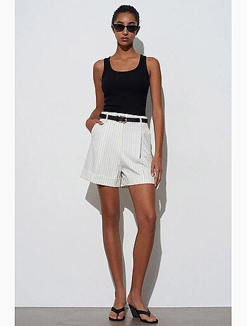 Short tailleur rayé en crêpe, taille haute dilvin
