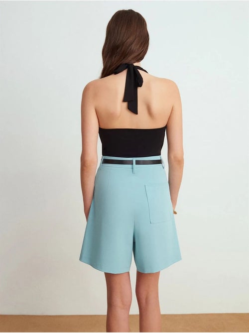 Short tailleur taille haute à jambe large dilvin - Kiabi Short tailleur taille haute à jambe large dilvin - Kiabi