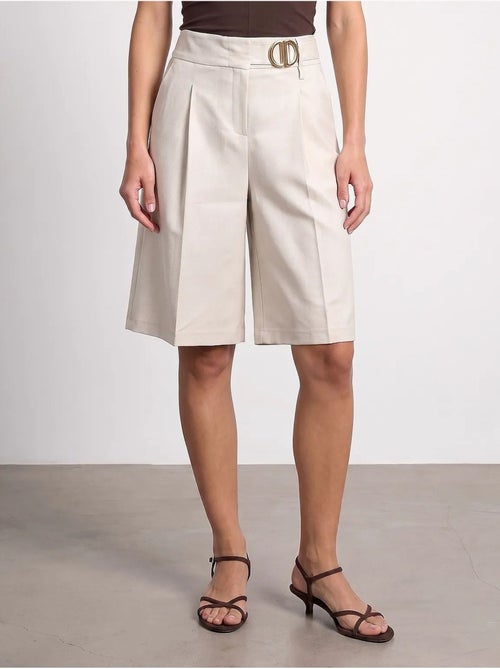Short tailleur taille haute à jambe large dilvin - Kiabi Short tailleur taille haute à jambe large dilvin - Kiabi