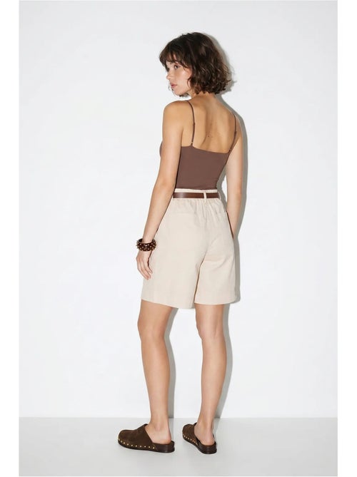 Short tailleur taille haute avec ceinture lucci - Kiabi Short tailleur taille haute avec ceinture lucci - Kiabi
