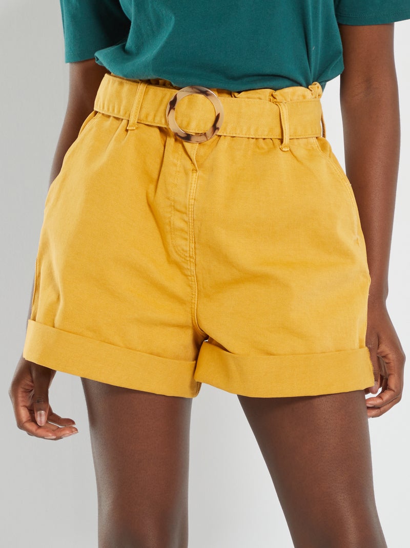 Short uni en jean avec ceinture assorti Jaune - Kiabi