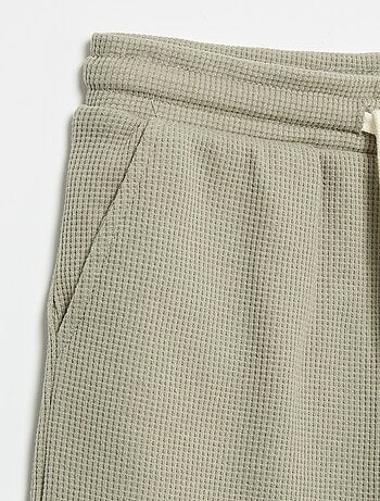 Short van gewafelde stof