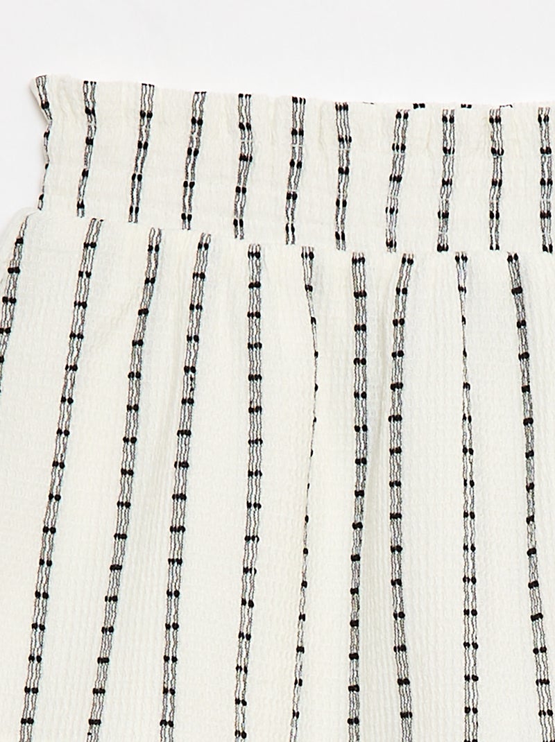 Shortrok met fijne verticale strepen Wit - Kiabi