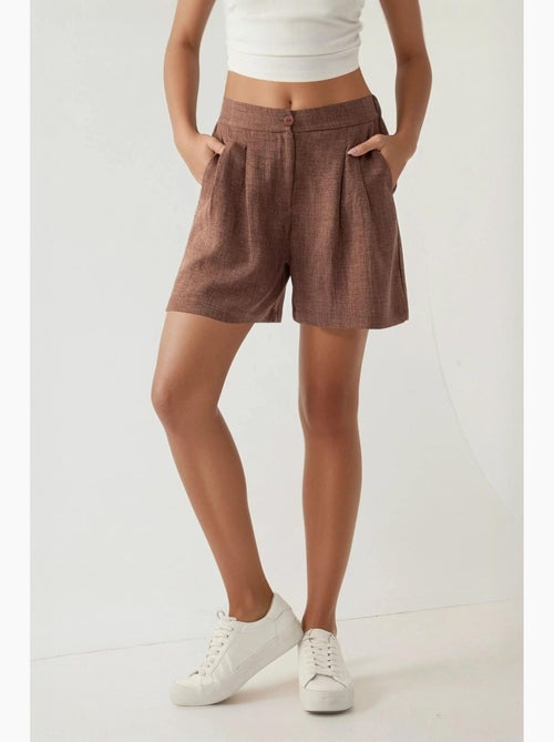Shorts met hoge taille, plooien, lyocell en soft touch hiccup - Kiabi Shorts met hoge taille, plooien, lyocell en soft touch hiccup - Kiabi