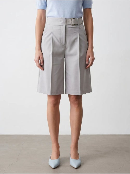 Shorts met hoge taille, wijde pijp en riem dilvin - Kiabi Shorts met hoge taille, wijde pijp en riem dilvin - Kiabi