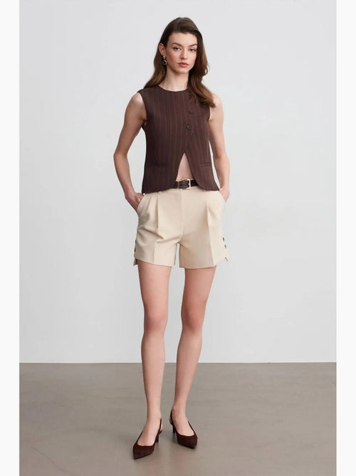 Shorts tailleur en crêpe à taille haute et ceinture dilvin - Kiabi Shorts tailleur en crêpe à taille haute et ceinture dilvin - Kiabi