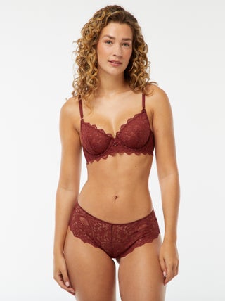 Shorty en dentelle ajourée avec bijou fantaisie
