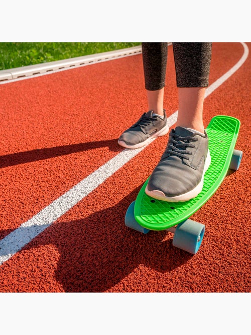 Skateboard avec roues en pvc 55 cm - Kiabi Skateboard avec roues en pvc 55 cm - Kiabi