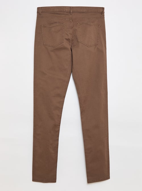 Slim-fit broek L36, voor personen die langer zijn dan 1m90 - Kiabi Slim-fit broek L36, voor personen die langer zijn dan 1m90 - Kiabi