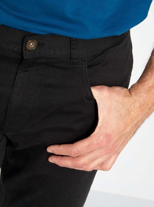 Slim-fit broek L36, voor personen die langer zijn dan 1m90 - Kiabi Slim-fit broek L36, voor personen die langer zijn dan 1m90 - Kiabi