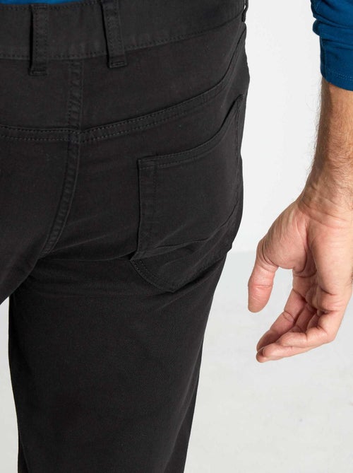 Slim-fit broek L36, voor personen die langer zijn dan 1m90 - Kiabi Slim-fit broek L36, voor personen die langer zijn dan 1m90 - Kiabi