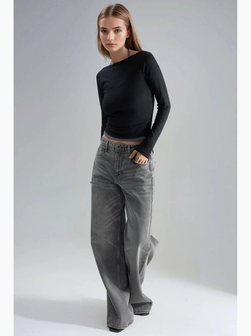 Slim fit geribde blouse met boothals busem - Kiabi Slim fit geribde blouse met boothals busem - Kiabi