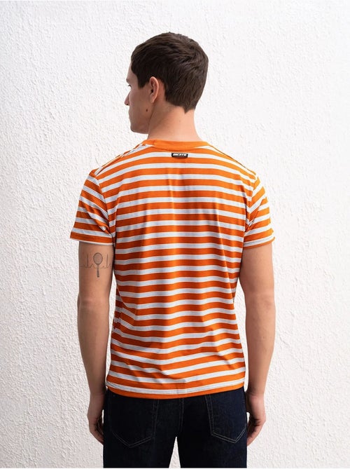 Slim-fit gestreept t-shirt met ronde hals giesto - Kiabi Slim-fit gestreept t-shirt met ronde hals giesto - Kiabi
