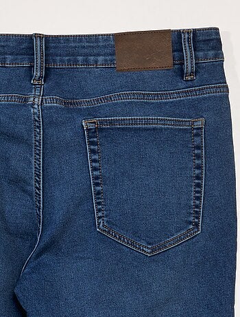 Slim-fit jeans