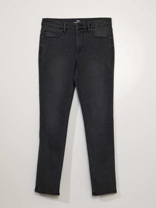 Slim-fit jeans