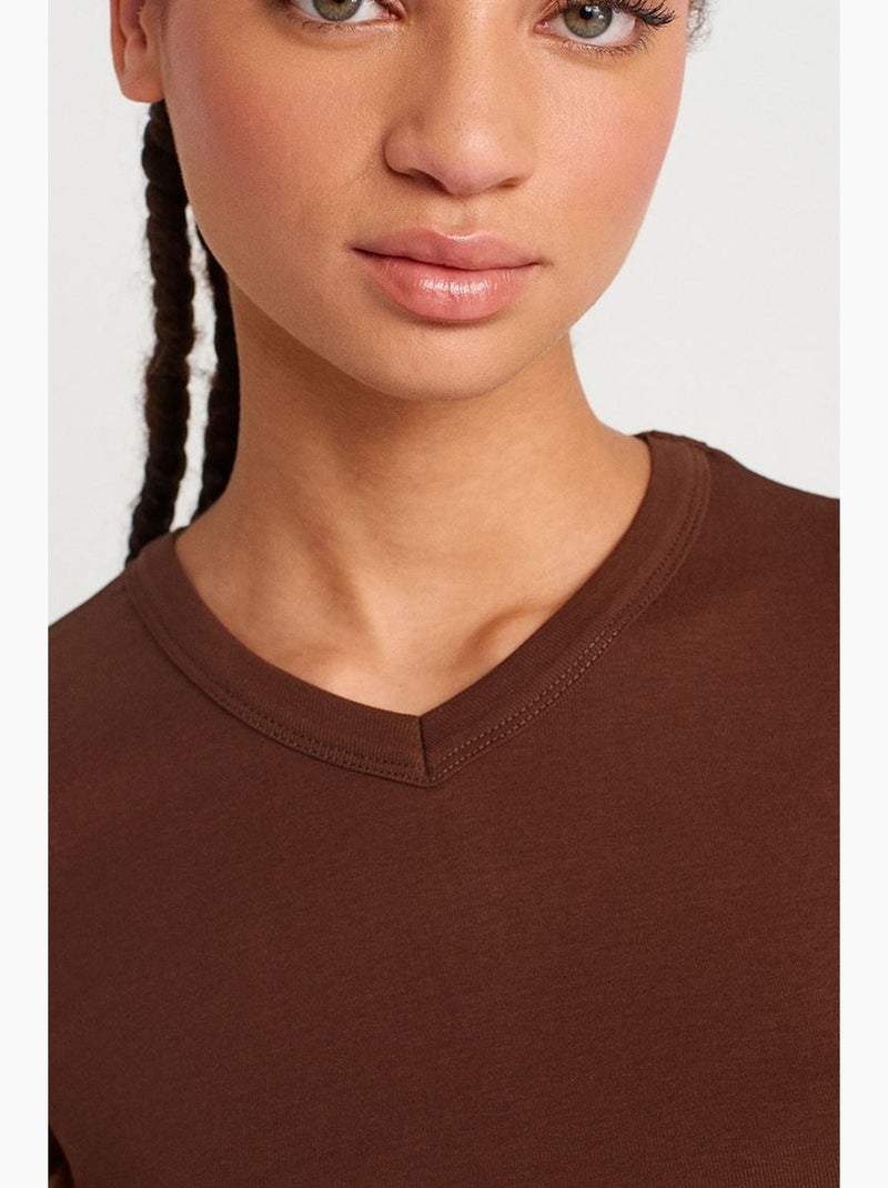 Slim fit katoenen t-shirt met v-hals dilvin Chocoladebruin - Kiabi