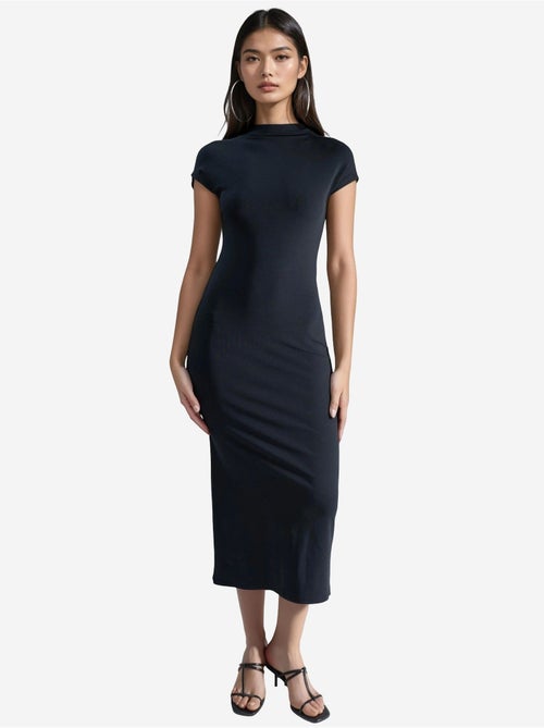 Slim-fit midi-jurk met ronde hals busem - Kiabi Slim-fit midi-jurk met ronde hals busem - Kiabi