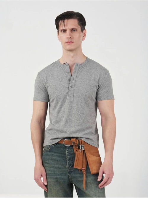Slim fit t-shirt met ronde hals en knoopsluiting giesto - Kiabi Slim fit t-shirt met ronde hals en knoopsluiting giesto - Kiabi