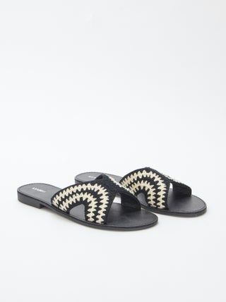 Slippers met bandje in macramé