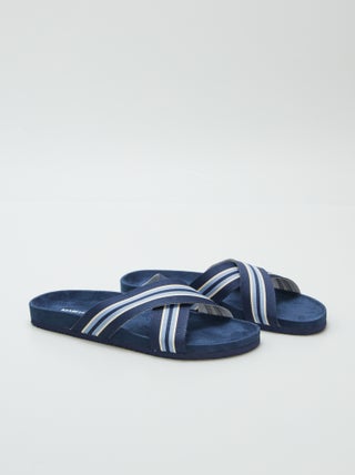 Slippers met gekruiste bandjes