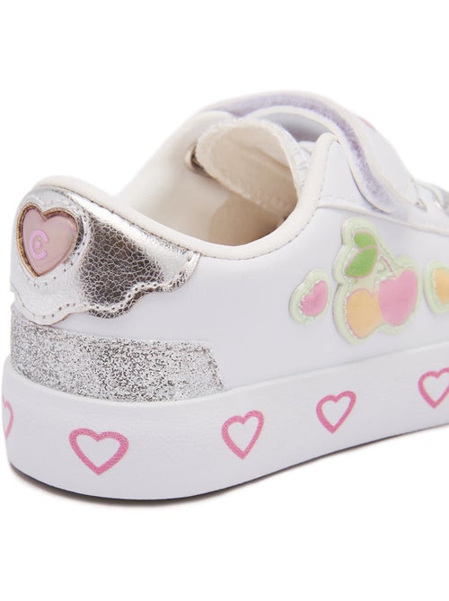 Sneakers conguitos detalles corazón - Kiabi Sneakers conguitos detalles corazón - Kiabi