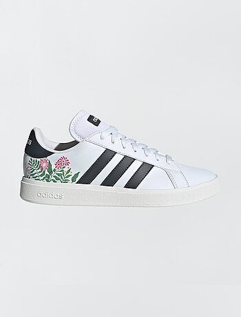 Sneakers met bloemenprint -Adidas Grand Court