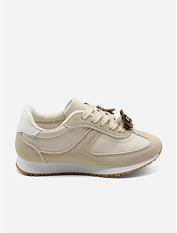 Sneakers met veters