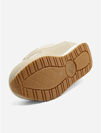 Sneakers met veters