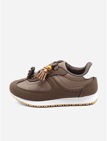 Sneakers met veters