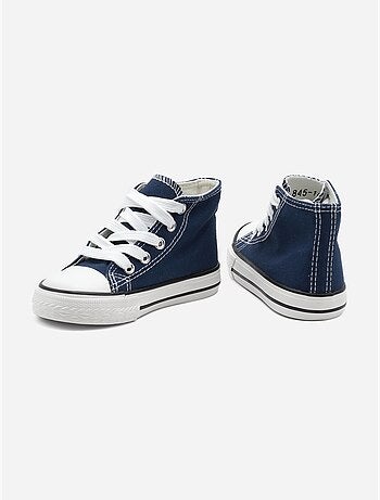Sneakers met veters