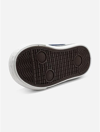 Sneakers met veters