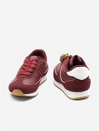 Sneakers met veters