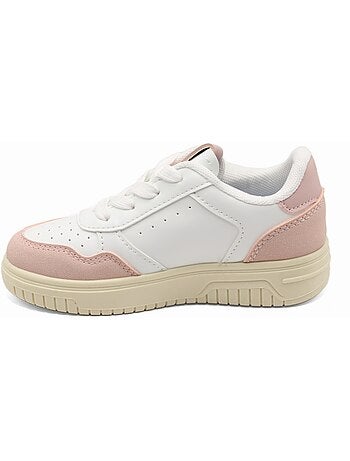 Sneakers met veters