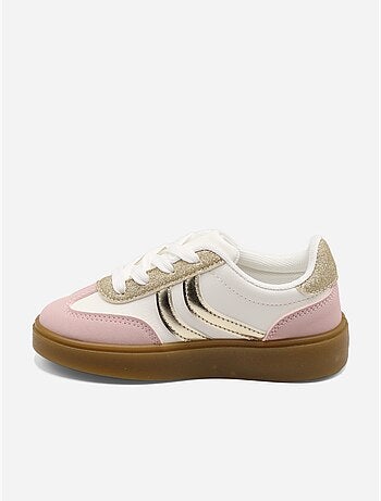 Sneakers met veters