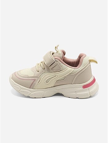 Sneakers met veters