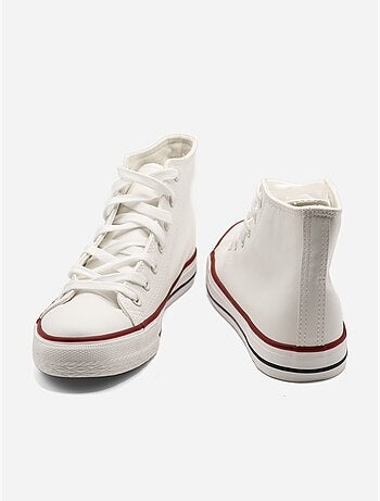 Sneakers met veters