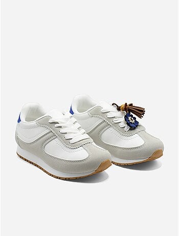 Sneakers met veters