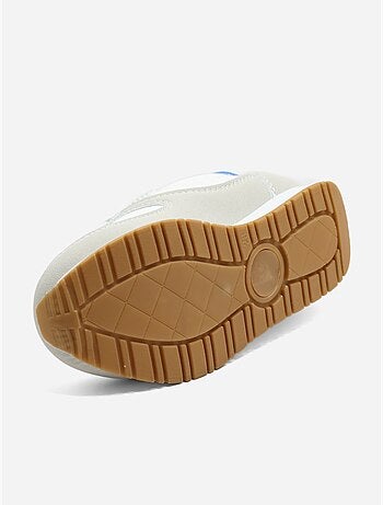 Sneakers met veters