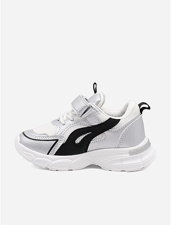 Sneakers met veters