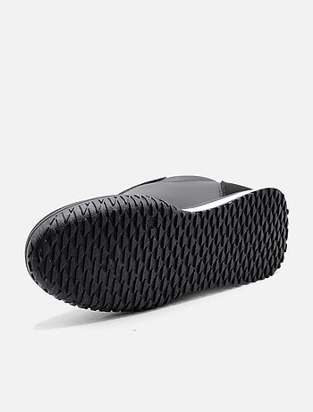 Sneakers met veters