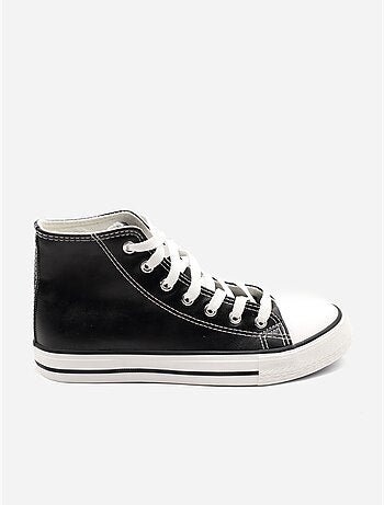Sneakers met veters