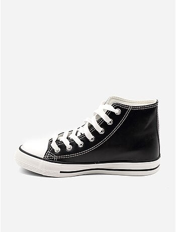 Sneakers met veters