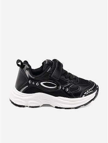 Sneakers met veters