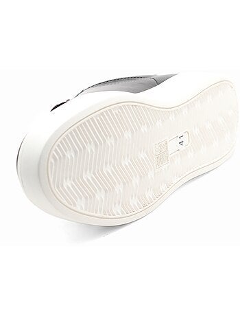 Sneakers met veters