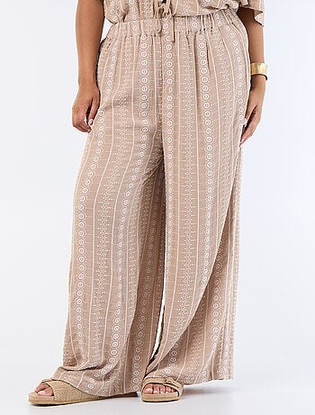 Soepele broek met borduursels