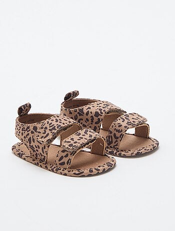 Soepele sandalen met 2 bandjes