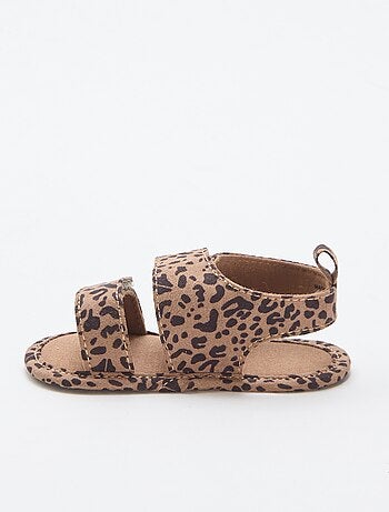 Soepele sandalen met 2 bandjes