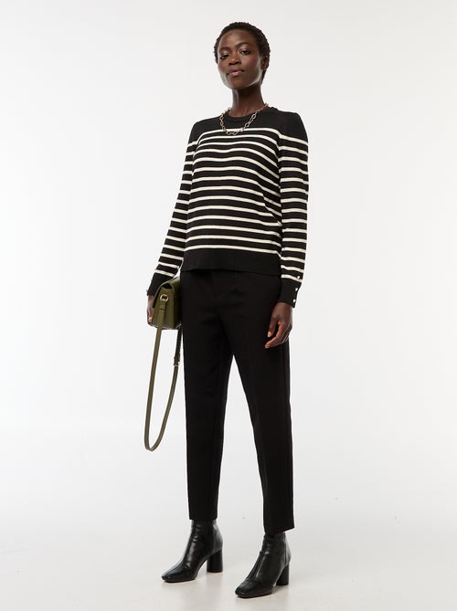 Soepelvallende carrotbroek met ceintuur met gesp - Kiabi