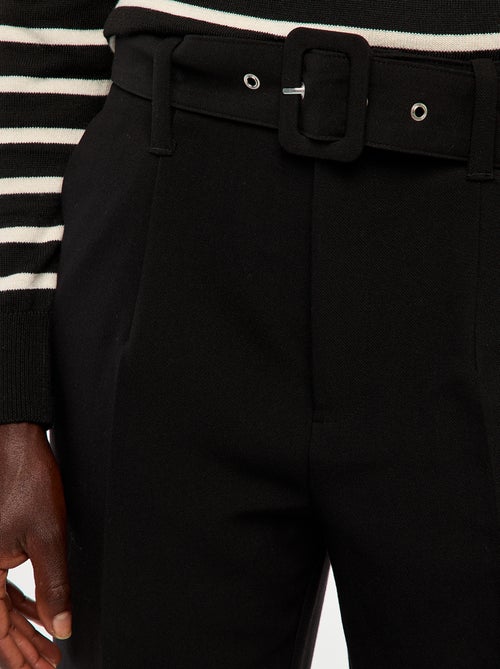 Soepelvallende carrotbroek met ceintuur met gesp - Kiabi